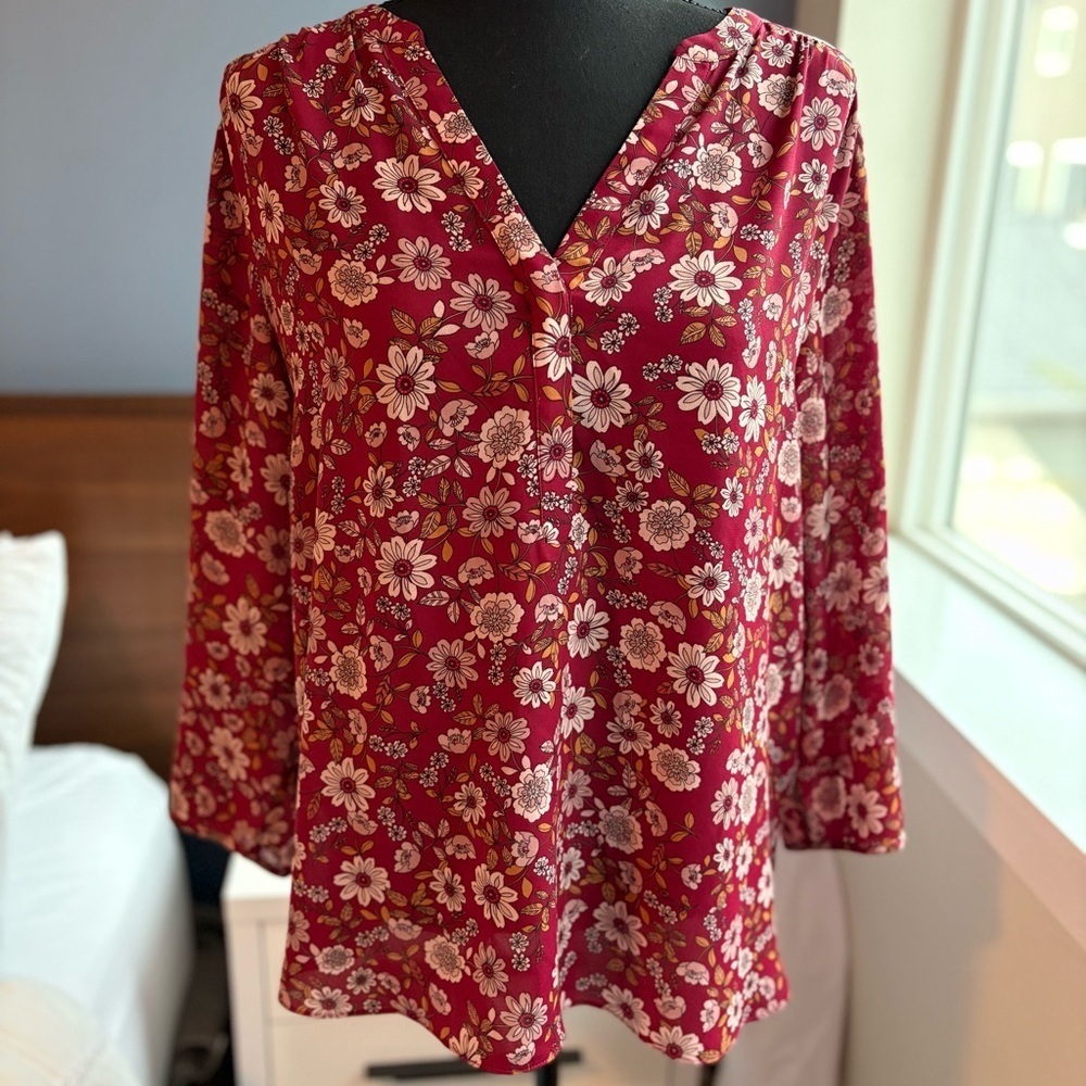 NYDJ Crimson Floral V-Neck 3/4 Sleeve Blouse with Hidden Buttons Fall Transition